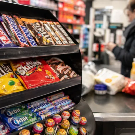 Contragolpe K por la Ley de Etiquetado: qué quiere prohibir en supermercados