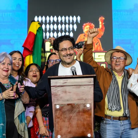 Colombia 2026: Iván Cepeda lidera y la derecha llega dividida a los comicios