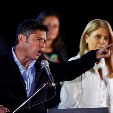 Kicillof abre la puerta a una alianza inédita para despegar del PJ contra Milei