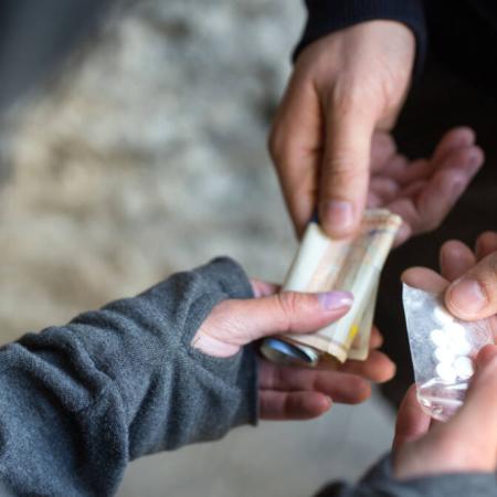 Vecinos alertaron por movimientos extraños y descubrieron una red de venta de drogas