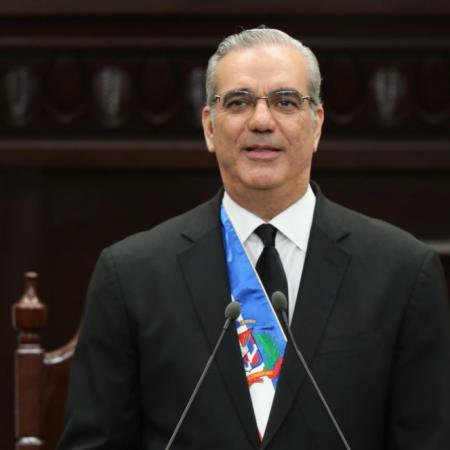 República Dominicana baja pobreza y Argentina mira el costo