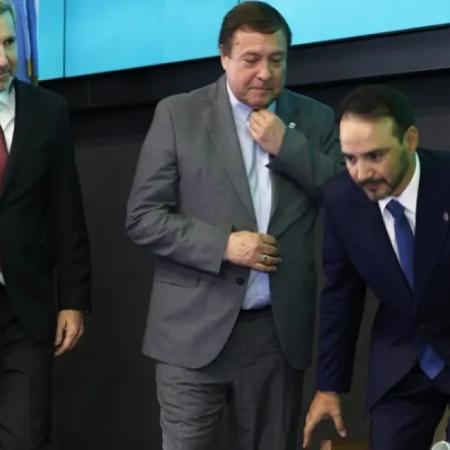 Milei recortó fondos y dejó en pausa rutas, agua potable y saneamiento