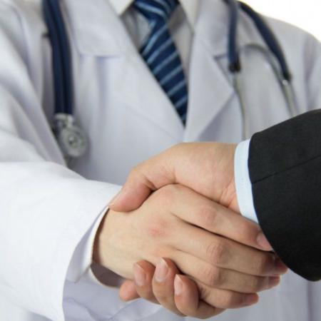 Día del Visitador Médico: el puente que acelera la información para los médicos