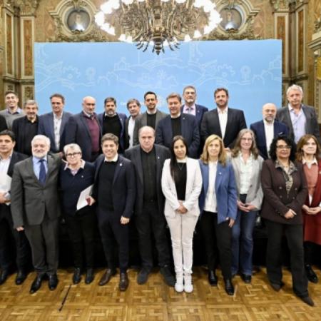 Kicillof respalda a rectores y suma presión para frenar el recorte universitario
