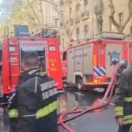 Incendio y evacuación masiva en un edificio de Avenida de Mayo