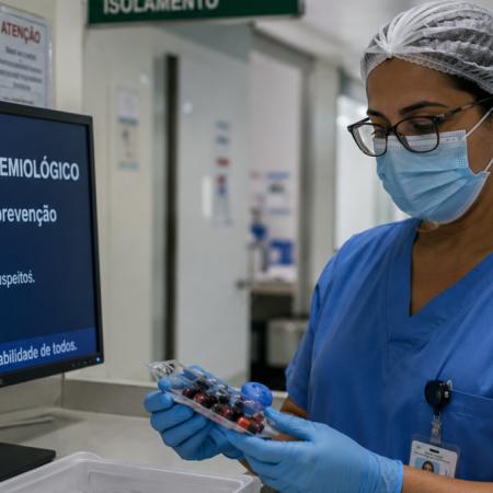 Brasil toma distancia de la cepa Andes mientras escala el brote del crucero