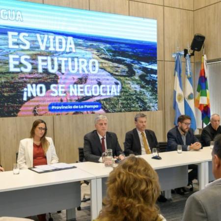 Fallo en Santa Rosa: la ley de Glaciares sigue vigente y crece la tensión federal