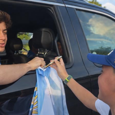 Colapinto frenó en Miami para cumplirle el sueño a un niño argentino