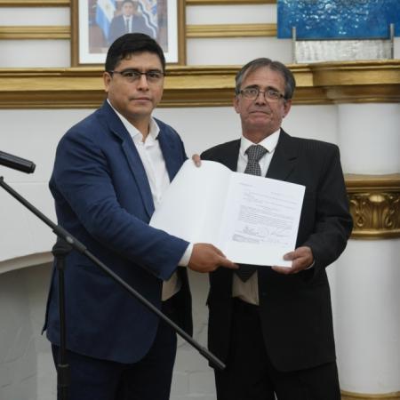 Echaron al ministro de los $15 millones en Santa Cruz: así logró tener 3 sueldos