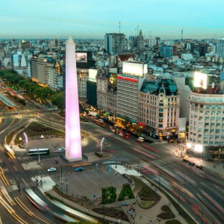 90 años del Obelisco: el monumento que convirtió Corrientes y 9 de Julio en postal