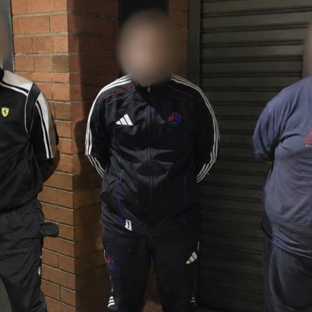 Un llamado al 911 destapó una banda que usaba taxis para cometer robos en Villa Devoto