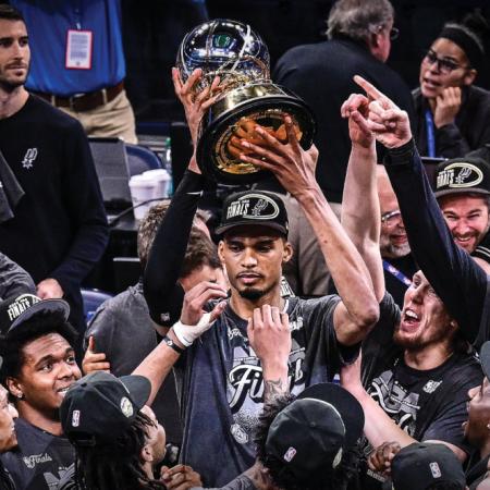 Los Spurs se consagraron campeones del Oeste y son finalistas de la NBA