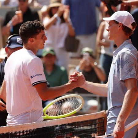 ¡Histórico! Juanma Cerúndolo tumbó a Sinner en un partido épico en Roland Garros