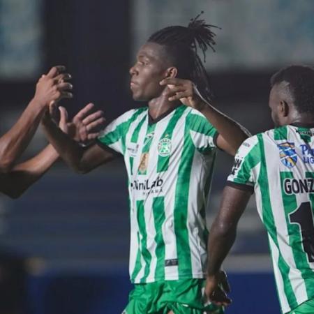 Panamá: un jugador abandonó la cancha y acusó a su arquero de arreglo de partidos