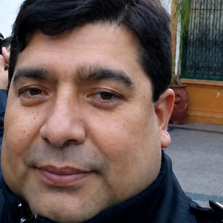 Tenía prisión domiciliaria, apareció herido y quedó en la mira por el crimen del comisario
