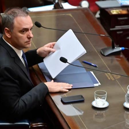 Qué busca la Justicia en la declaración jurada de Adorni y por qué demora tanto