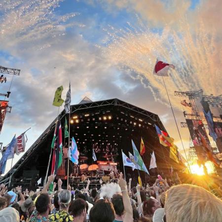 Glastonbury se toma un respiro: por qué pausa 2026 y vuelve renovado en 2027