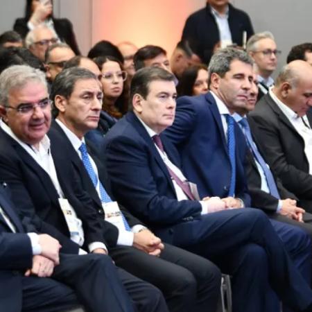 Wado, gobernadores y Uñac: la señal que lo proyecta al liderazgo peronista