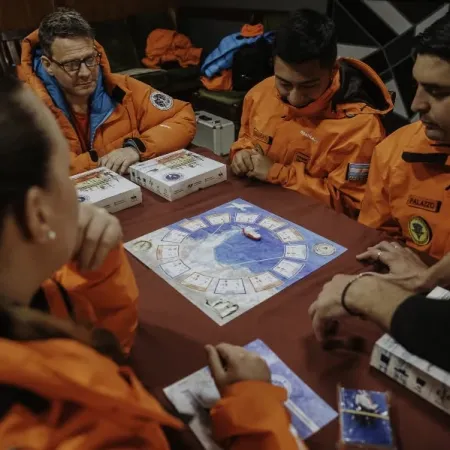 Un juego de mesa sobre la Antártida llegó al Congreso: qué quieren aprobar