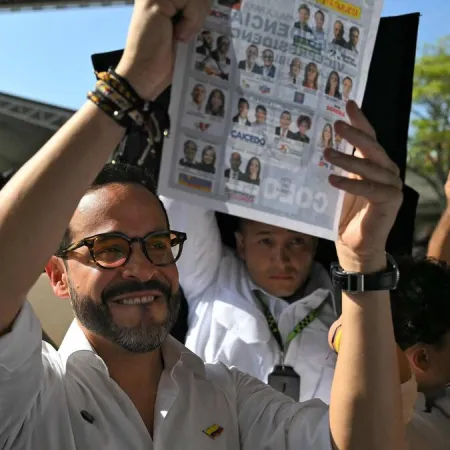 Colombia, balotaje caliente: Trump entra y Milei contempla