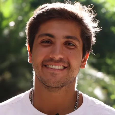 Facundo Calvo recordó a su padre Carlín y habló sobre el peso de llevar un apellido famoso