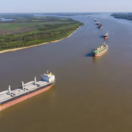La Hidrovía ya tiene dueño: quién ganó la concesión de la principal ruta exportadora