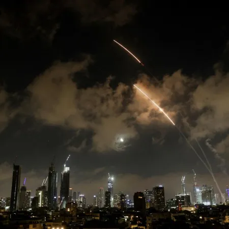 Israel e Irán reanudan los ataques mientras avanzan negociaciones de paz