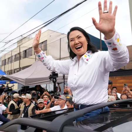 Keiko Fujimori, Roberto Sánchez y el voto exterior reordenan el cierre en Perú