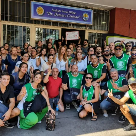 Marchan docentes del Ejército por caída salarial de 106%: cuándo y dónde