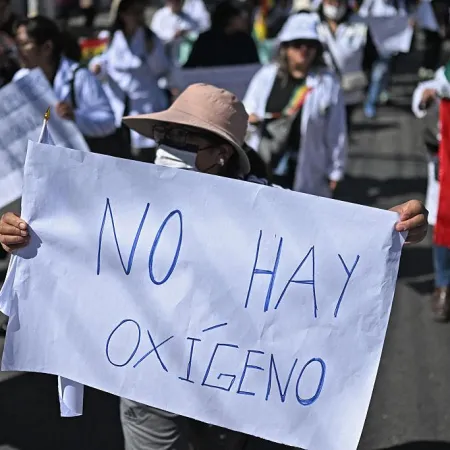 Los bloqueos en Bolivia dejan hospitales sin oxígeno