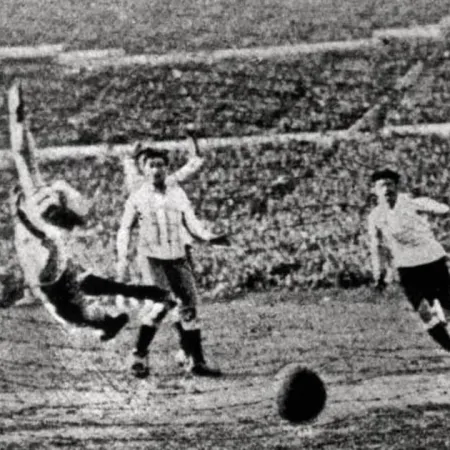 Primer Campeonato del Mundo: Argentina al borde del golpe y Uruguay campeón