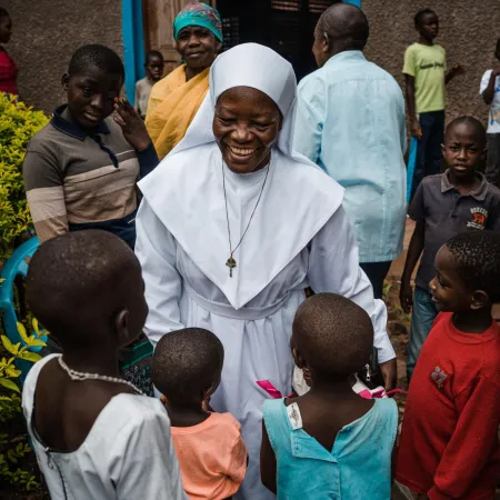 Ébola en Congo: bebés huérfanos, guerra y una epidemia que alarma al mundo