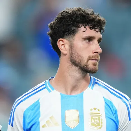 Scaloni ya tiene el reemplazo de Balerdi pero le preocupa el lateral izquierdo