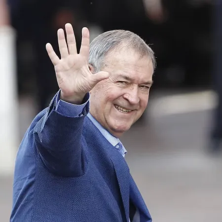 Schiaretti trata de mentiroso a Adorni y pide su renuncia