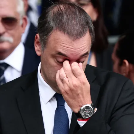 El pendrive hizo que ahora tampoco cierre lo negro: fin