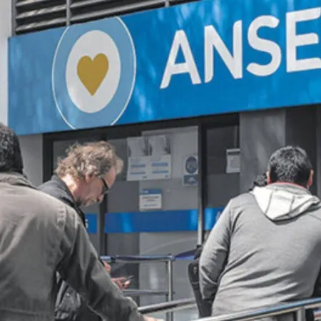 ANSES paga hoy con aguinaldo y bono: cuánto cobran jubilados y titulares de AUH