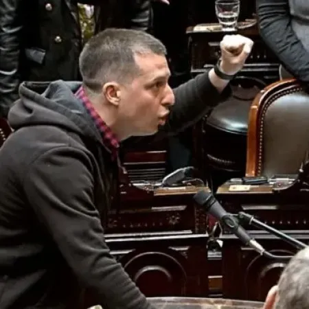 El diputado Marino regresó tras horas retenido en Bolivia y habla de persecución política