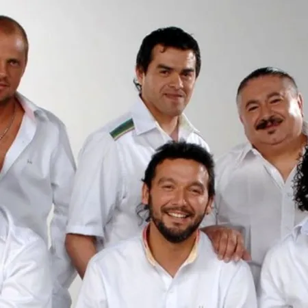 Los Tekis en Belgrano entre folklore y ocio móvil