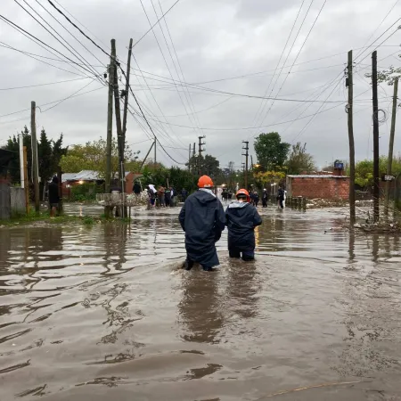 Olas de calor, inundaciones y otros riesgos: el giro de Kicillof para la obra pública