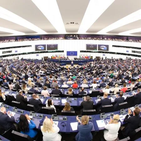 Europa endurece sus fronteras: podrán enviar migrantes a centros externos