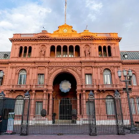 Milei habilitó fondos para que tres provincias cubran deudas y sigan funcionando