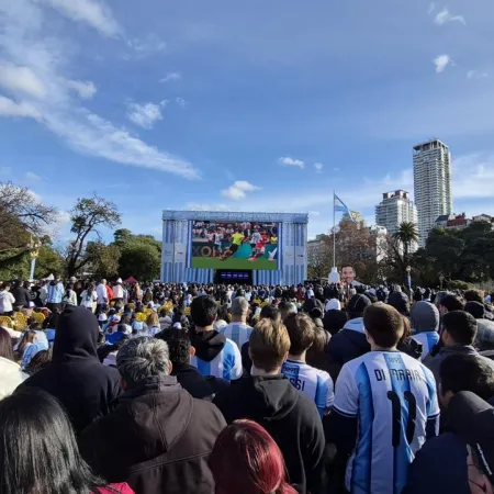 Más de 25 mil personas festejaron los goles de Messi en el Fan Fest de Buenos Aires