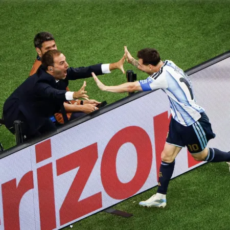 Quién es Joaquín Bruno, el periodista de TyC Sports que festejó con Messi