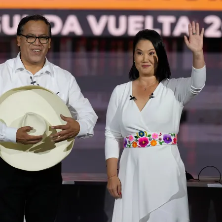Carlos Sánchez no reconoce la segunda vuelta y complica la transición en Perú