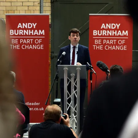 De Manchester a Downing Street: el cambio que propone Andy Burnham para Reino Unido