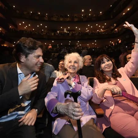 La noche en que Cristina y Kicillof no se hablaron y hubo guerra de cánticos