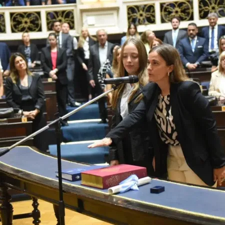 Axel Kicillof pierde una banca: Mercedes Landívar retoma su lugar en Diputados