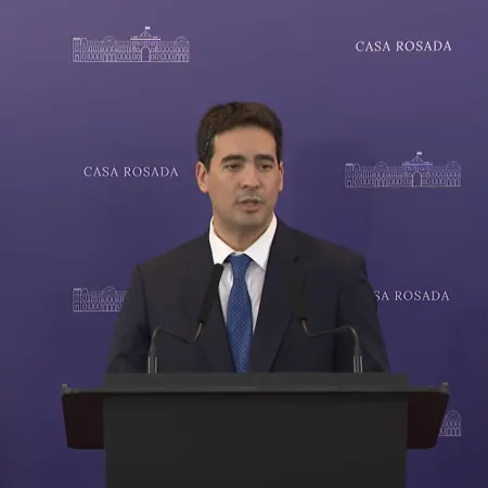 Ravier debutó como vocero con un objetivo: explicar el impacto de las reformas de Milei