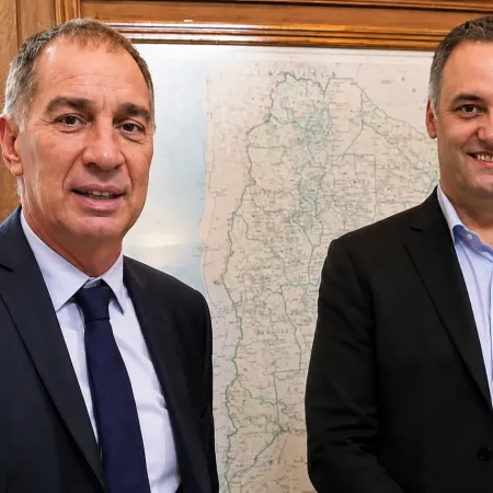 Santilli se diferencia de Adorni y apuesta a reconstruir puentes con gobernadores