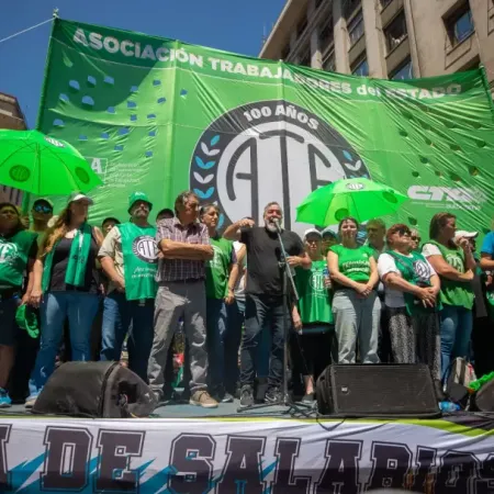 Más recortes en el Estado: 60 despidos en la Comisión Nacional de Energía Atómica